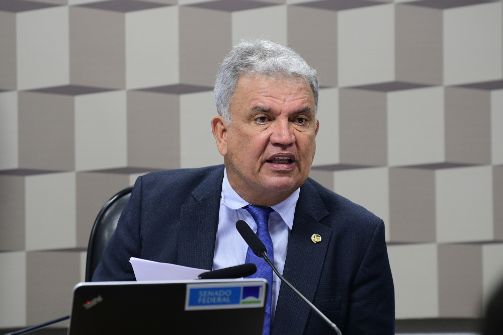 Comissão de Segurança Pública (CSP) realiza audiência pública para debater os violentos ataques a escolas no Brasil. À mesa, presidente da CSP, senador Sérgio Petecão (PSD-AC) conduz audiência. Foto: Pedro Franca/Agência Senado