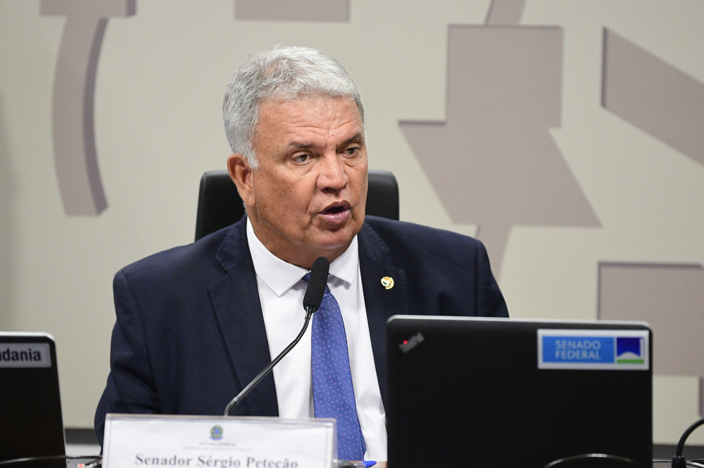 Comissão de Segurança Pública (CSP) realiza reunião para votar três projetos. O PL 80/2023 cria a lei de proteção a animais policiais ou militares. O PL 1.212/2021 retira a punição por vadiagem da Lei de Contravenções Penais. E o PL 511/2023 define o atra
