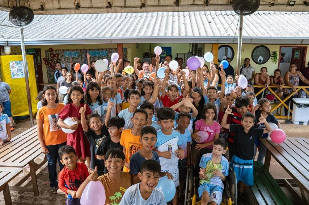 Alysson Bestene reforça agenda na educação