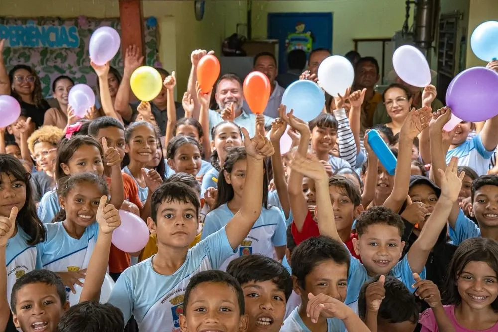 Alysson Bestene reforça agenda na educação