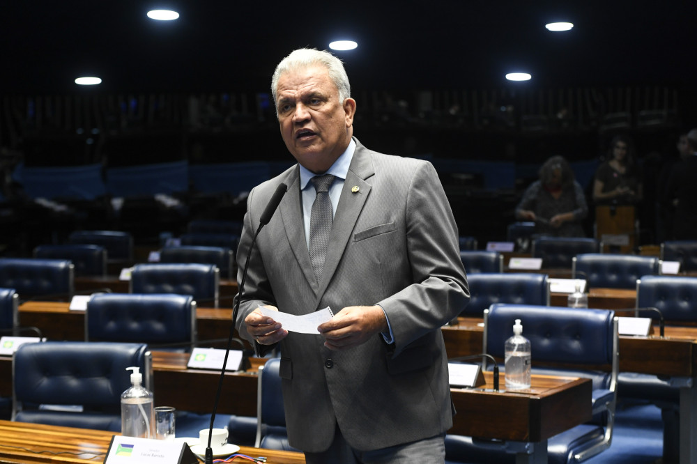 Plenário do Senado Federal durante sessão deliberativa ordinária. Na ordem do dia, na pauta o PL 1.821/2021, que regula a profissão de sanitarista, profissional responsável por planejar e coordenar atividades de saúde coletiva. Em pronunciamento, à banc