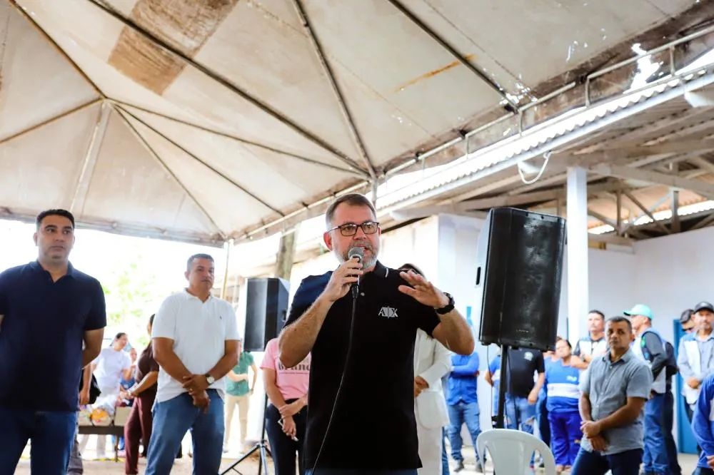 Prefeitura reúne garis e margaridas em homenagem pelo Dia Municipal do Gari