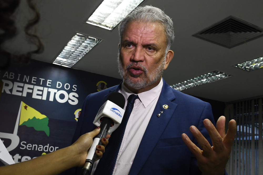 Senador Sérgio Petecão (PSD-AC) concede entrevista à TV Senado e fala sobre ofício que recebeu do Conselho Nacional de Secretários de Estado de Justiça, Direitos Humanos e Administração Penitenciária (Consej). O documento fala sobre o PL 2.253/2022. Fot