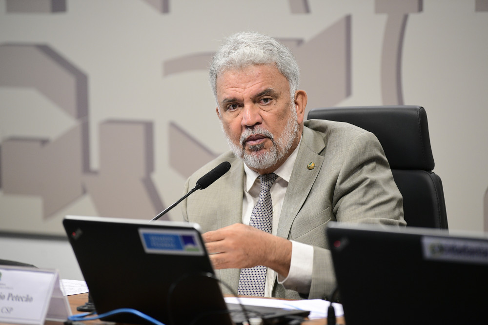 Comissão de Segurança Pública (CSP) realiza reunião deliberativa com 5 itens. À mesa, presidente da CSP, senador Sérgio Petecão (PSD-AC), conduz reunião. Foto: Pedro França/Agência Senado