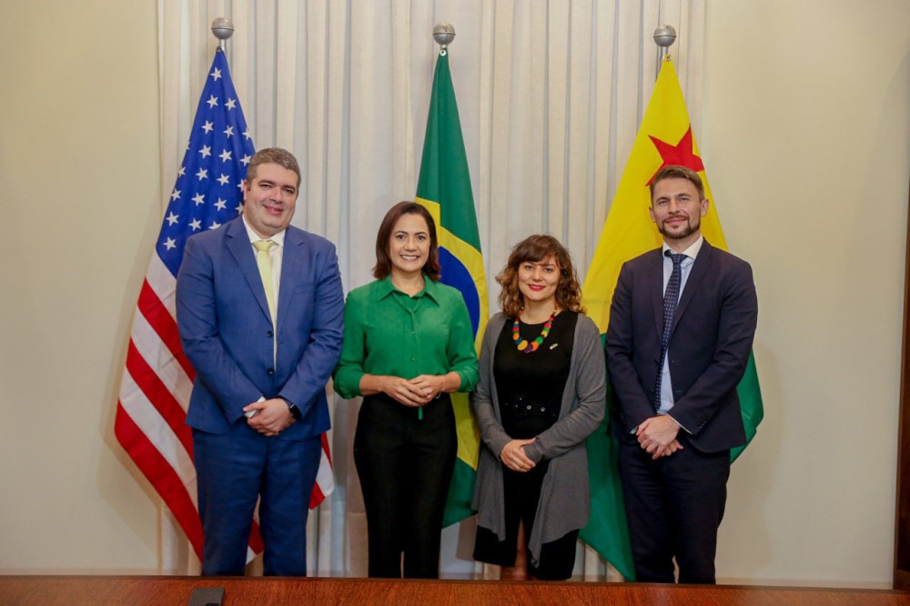 Jonathan Donadoni, secretário da Casa Civil, acompanhado de Mailza Gomes, senadora, e Daniela Motta e David Barguño, representantes da Embaixada dos Estados Unidos no Brasil. Foto: Neto Lucena/Secom