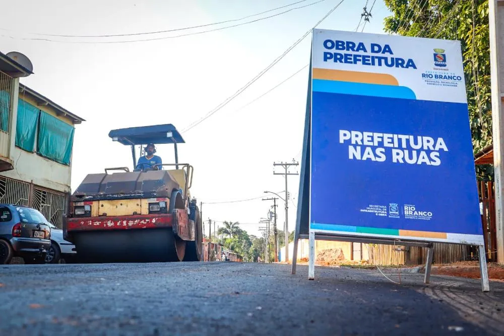 Prefeito Tião Bocalom visita obras no Belo Jardim e recebe carinho da comunidade